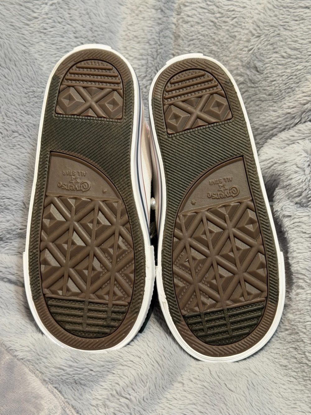 Converse Kids White High Top Sneakers with Red & Navy Trim Little Kids size 10 - Picture 6 of 6